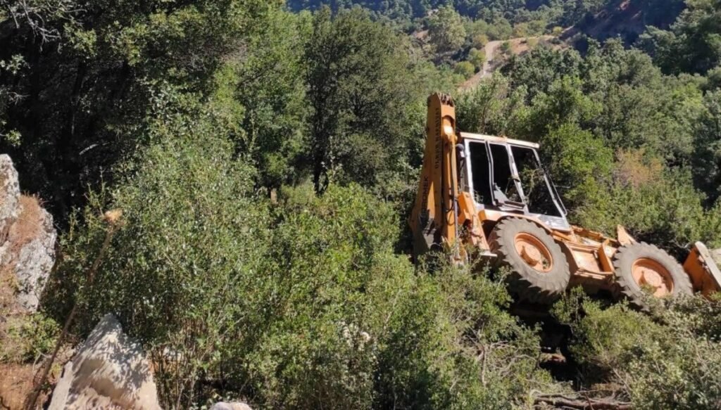 Kepçe uçuruma yuvarlandı: Operatörü öldü