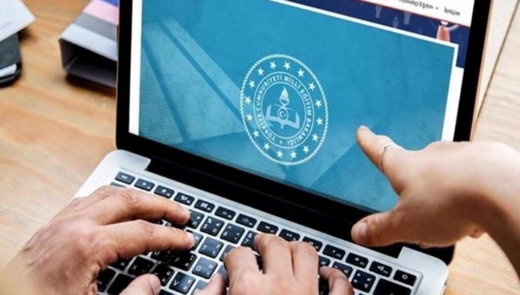 “Köklü Geçmişten Güçlü Cumhuriyete” konulu resim, şiir ve kompozisyon yarışması sonuçları için tarih belli oldu