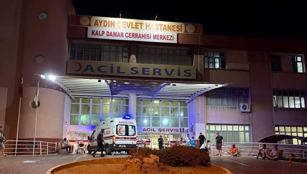 Mahalle kavgasında baba ile kızını vurdu