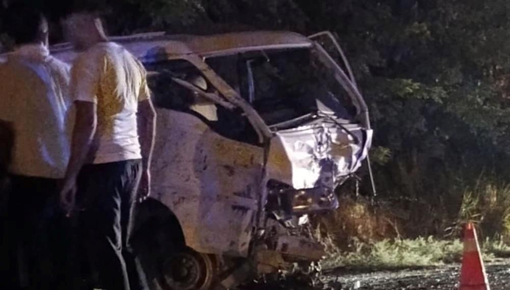 Mersin’de hatalı sollama kazaya neden oldu: Bir ölü, sekiz yaralı