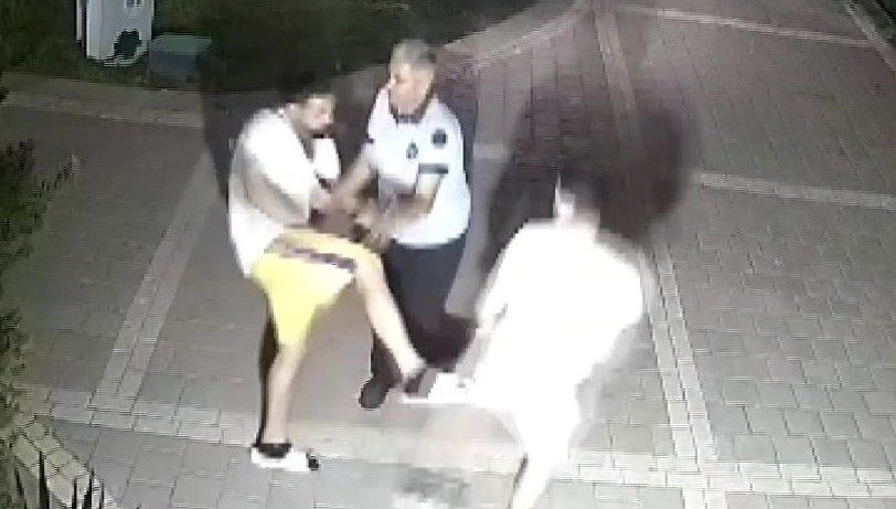 Oğluyla kavga eden 13 yaşındaki çocuğu dövdü