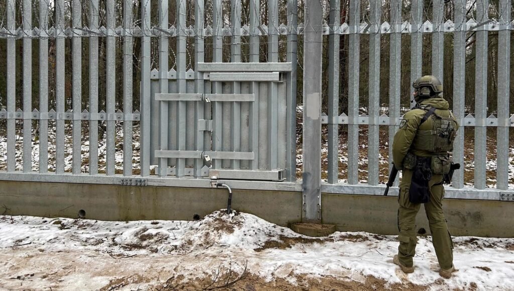 Polonya’dan Belarus ile olan sınır kapılarını kapatma kararı