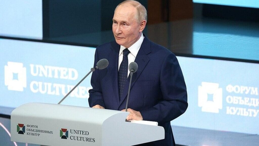 Putin: Özgürlük ve insan hakları değerlerinin değersizleştirilmesine izin verilemez