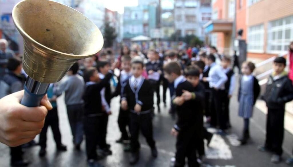 Tatil bitti: İlk ders “Yeşil Vatanı Korumak”