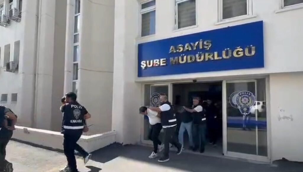 Telefonda 17,5 milyon liralık vurgun: Rastgele numara arayıp tuzağa düşürdüler