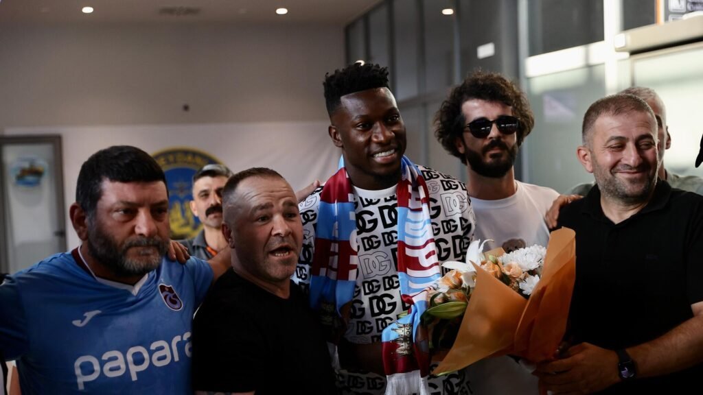 Trabzonspor’un yeni kalecisi Onana kente geldi: ‘Fenerbahçe maçına hazırım’