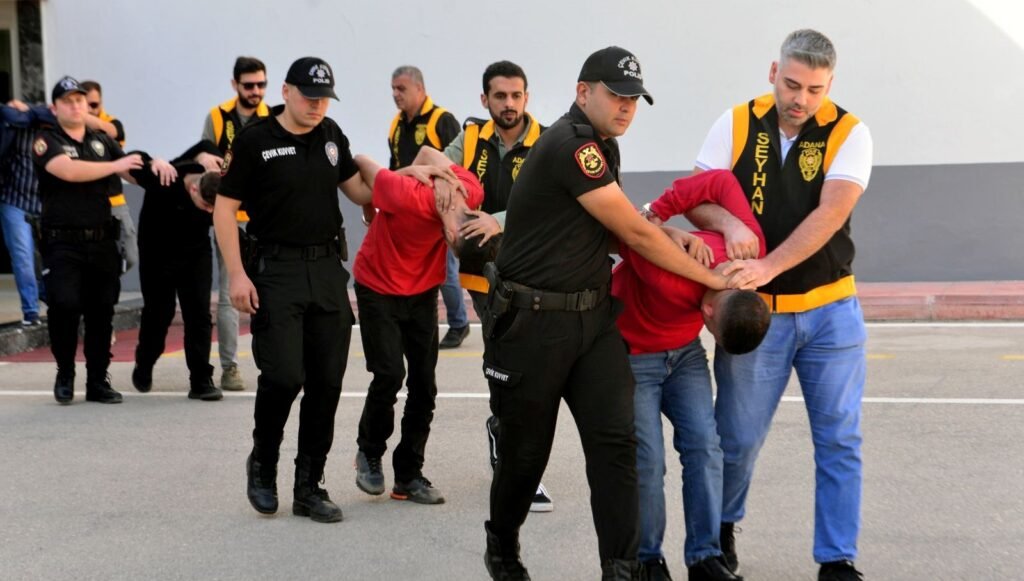 50 milyon lira haraç isteyip iş yerini kurşunladılar: 6 tutuklama