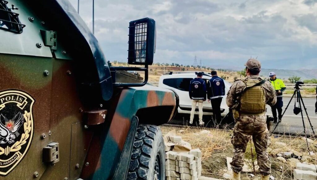 81 ilde kaçak göçmen operasyonu: 169 organizatör ve 783 düzensiz göçmen yakalandı