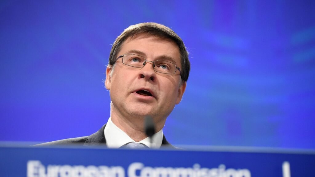 AB Ekonomi Komiseri Dombrovskis: Ukrayna’ya Rus varlıkları kullanılarak finansman sağlanmalı