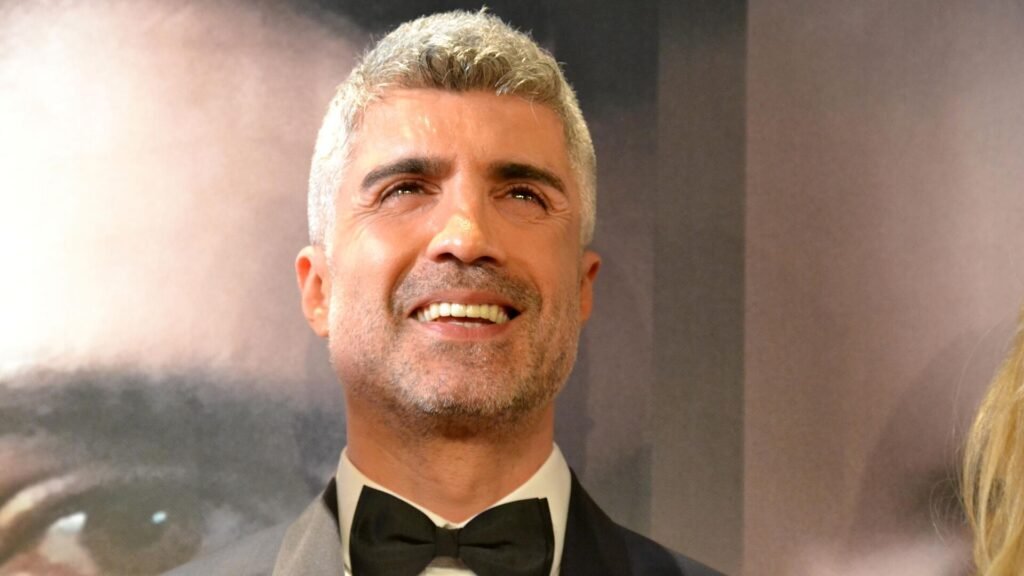 Abi kardeş kavgasında ünlü şarkıcı Özcan Deniz’den yeni adım