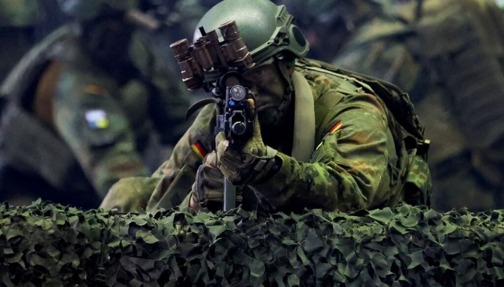 Almanya’da polis, yanlışlıkla tatbikattaki askeri vurdu