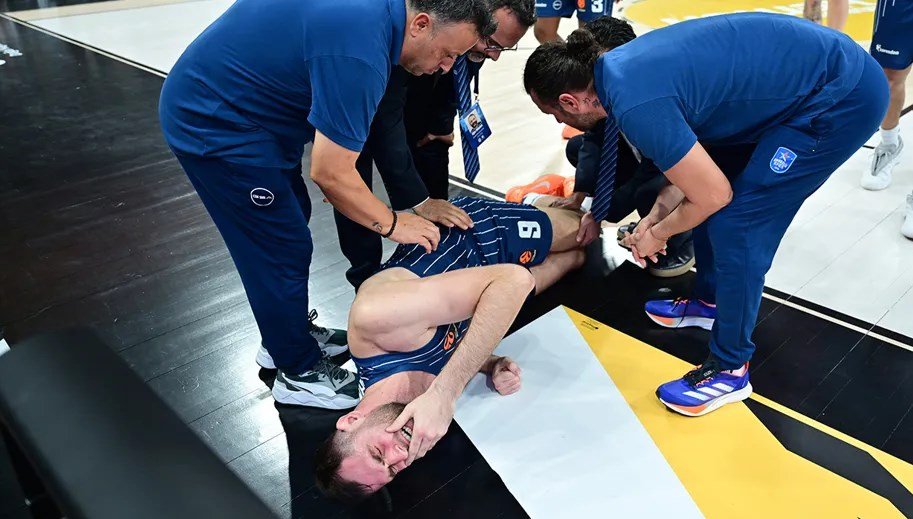Anadolu Efes’te üzücü sakatlık: Sezonu kapattı