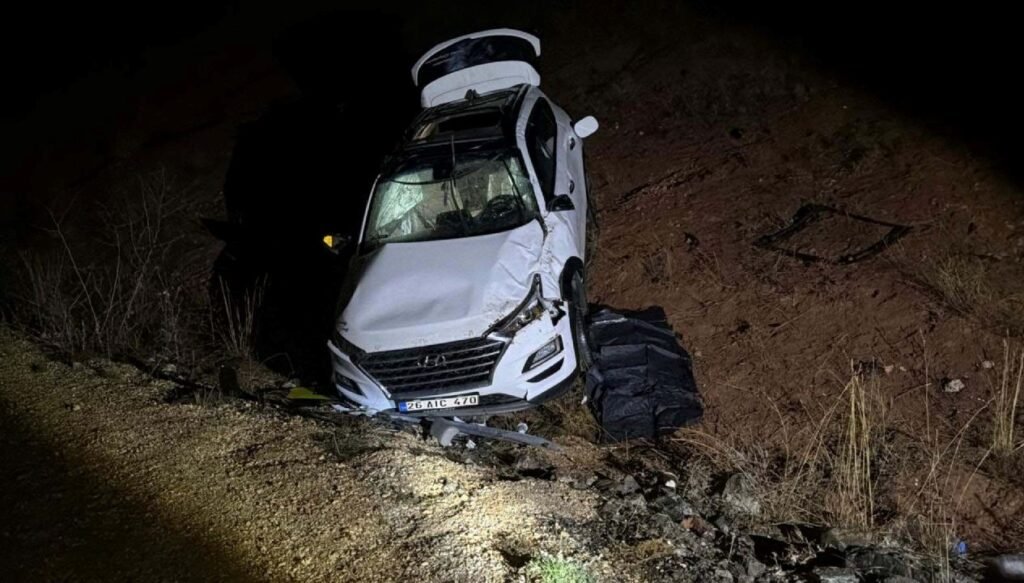 Ehliyetsiz sürücünün kullandığı otomobil takla attı: 1 ölü, 4 yaralı