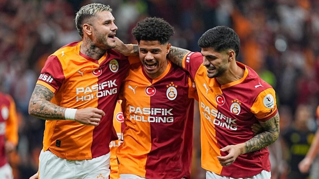 Galatasaray, Göztepe maçında geri döndü: Aslan, 3 puanı 3 golle aldı