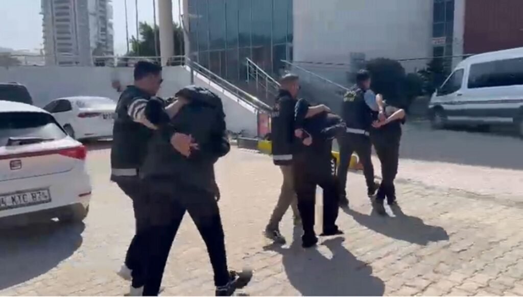 Hatay’da aranıyorlardı: Adana’da yakalandılar