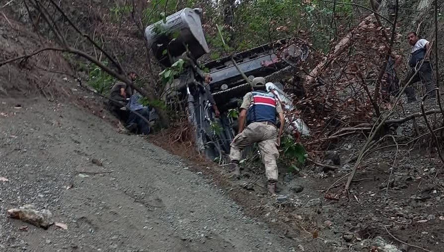 Hatay’da yol çalışmasında kaza: Uçuruma yuvarlanıp öldü