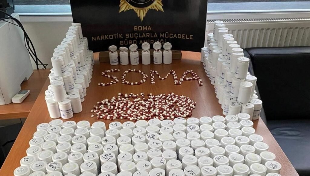 Manisa’da uyuşturucu operasyonu: 17 bin sentetik ecza ele geçirildi