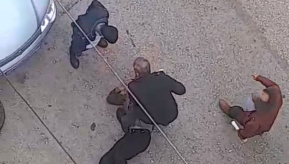 Petshopta taciz: İşletme sahibine sokak ortasında meydan dayağı