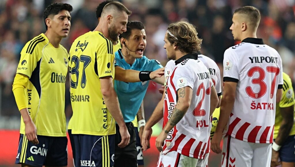 Samsunspor-Fenerbahçe maçına damga vuran an: Golün iptal edilme kararı doğru mu?
