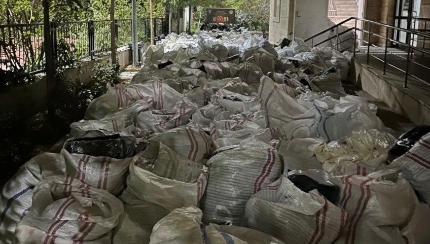 Silopi’de 32 milyon liralık gümrük kaçağı ürün ele geçirildi