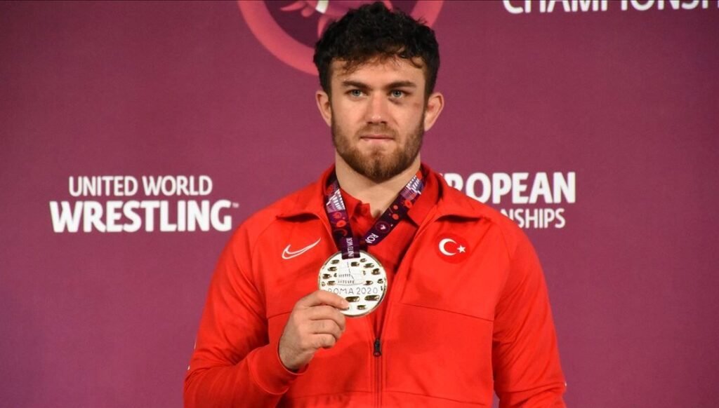 Süleyman Karadeniz’den altın madalya!