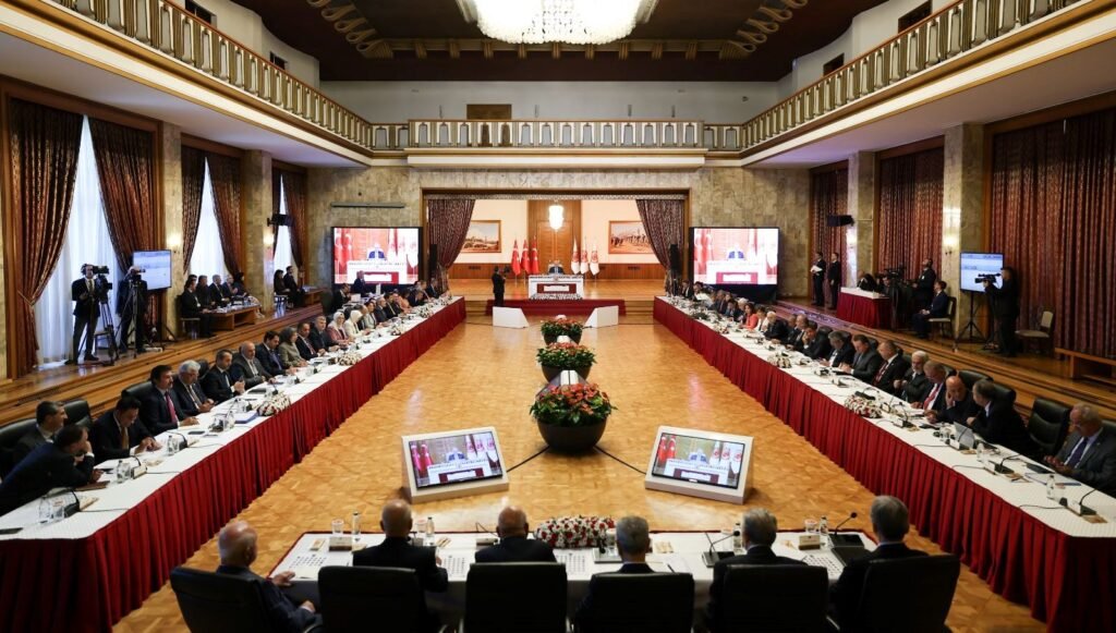 Süreç komisyonu, emekli asker derneklerini dinleyecek