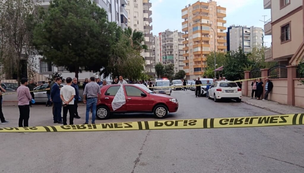 Yolda fenalaşan şoför hayatını kaybetti: Darp izleri tespit edildi