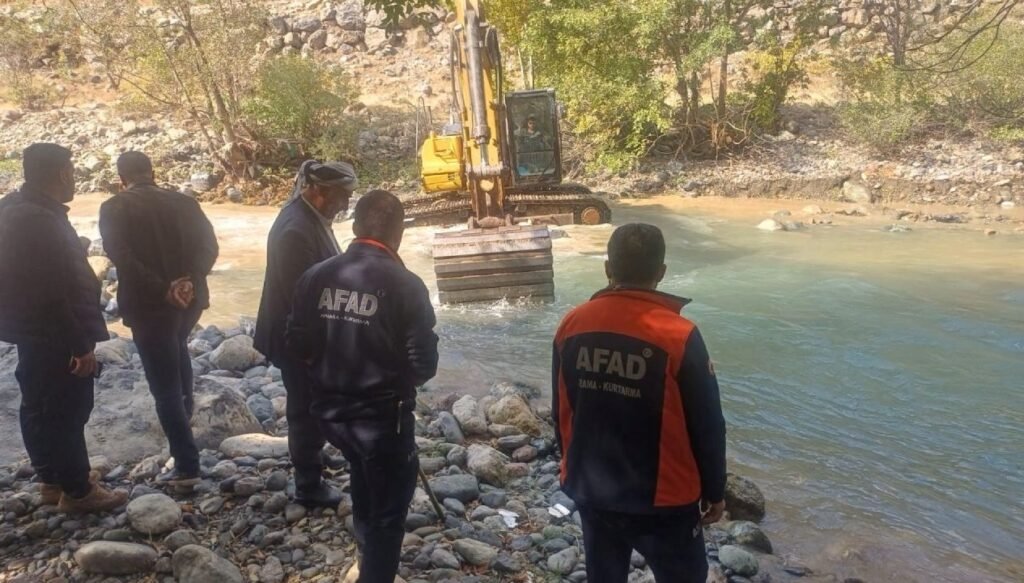 Yüksekova’da kayıp İbrahim Neçir Kom için ekskavatörle arama