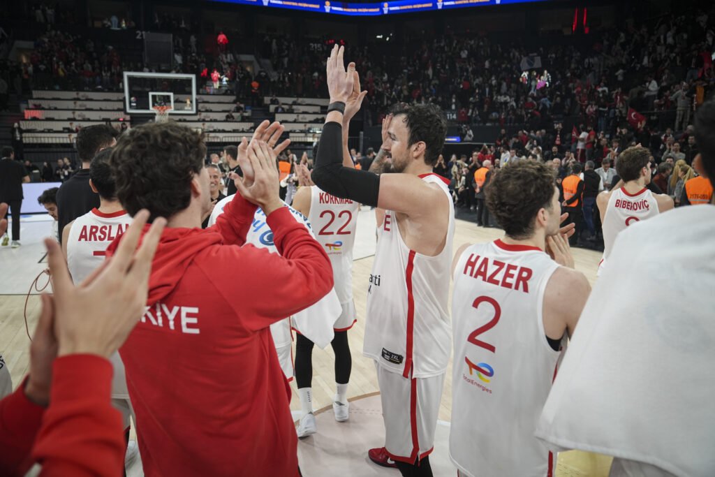 12 Dev Adam, 2’de 2 için İsviçre karşısında