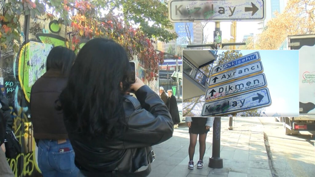 Akım oldu: Kızılay tabelası 3’üncü kez yenilendi