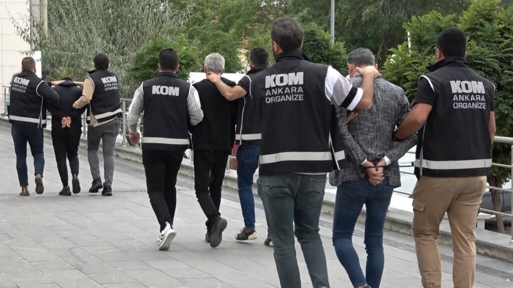 Ayhan Bora Kaplan suç örgütü soruşturmasında 3 tutuklama