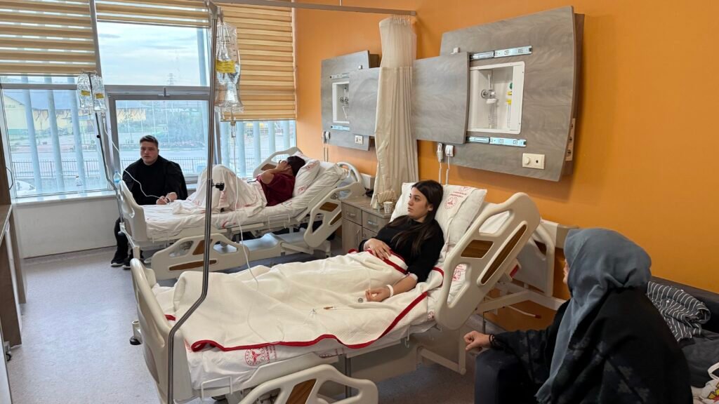 Bursa’da 4 genç midyeden zehirlendi