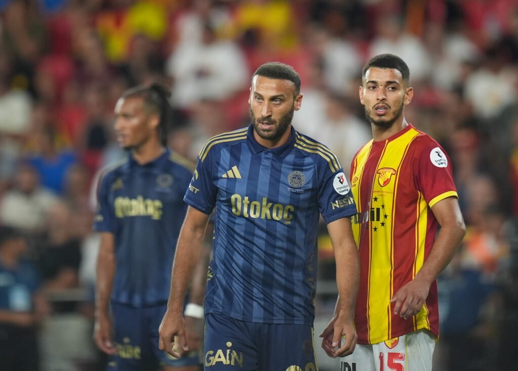 Fenerbahçe’de Cenk Tosun, ameliyat edildi
