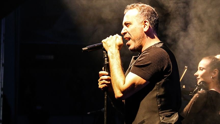 Haluk Levent konserinde kavga: 1 yaralı