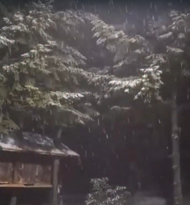 Kartepe’ye mevsimin ilk karı düştü