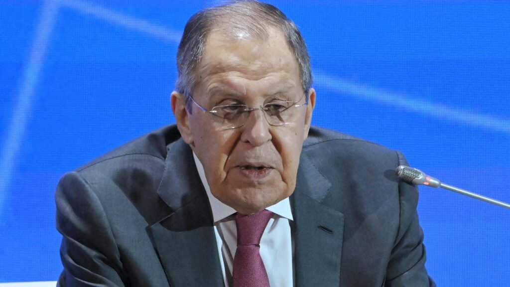 Lavrov: Rusya, Trump’tan nükleer denemelerin yeniden başlatılması konusunda herhangi bir bilgi almadı