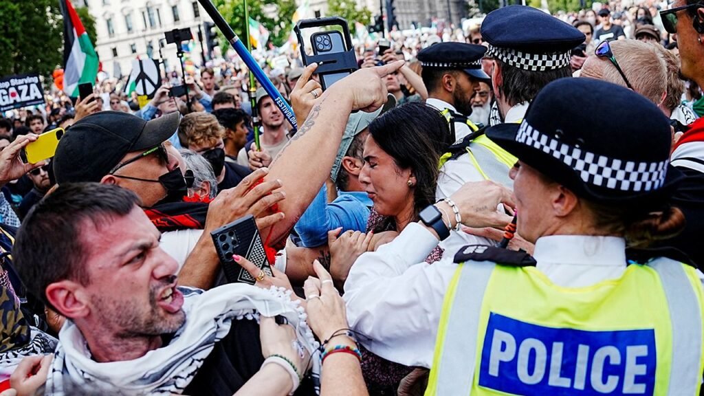 Londra’da Filistin eyleminde çok sayıda kişi gözaltına alındı