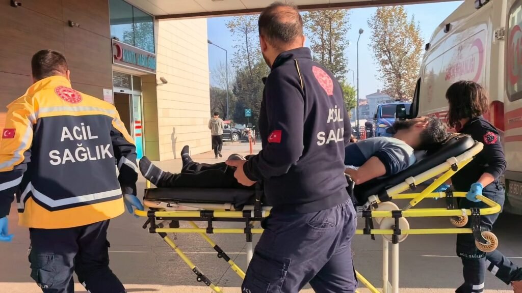 Marketten aldıkları tavuğu yiyen aynı aileden 3 kişi zehirlendi