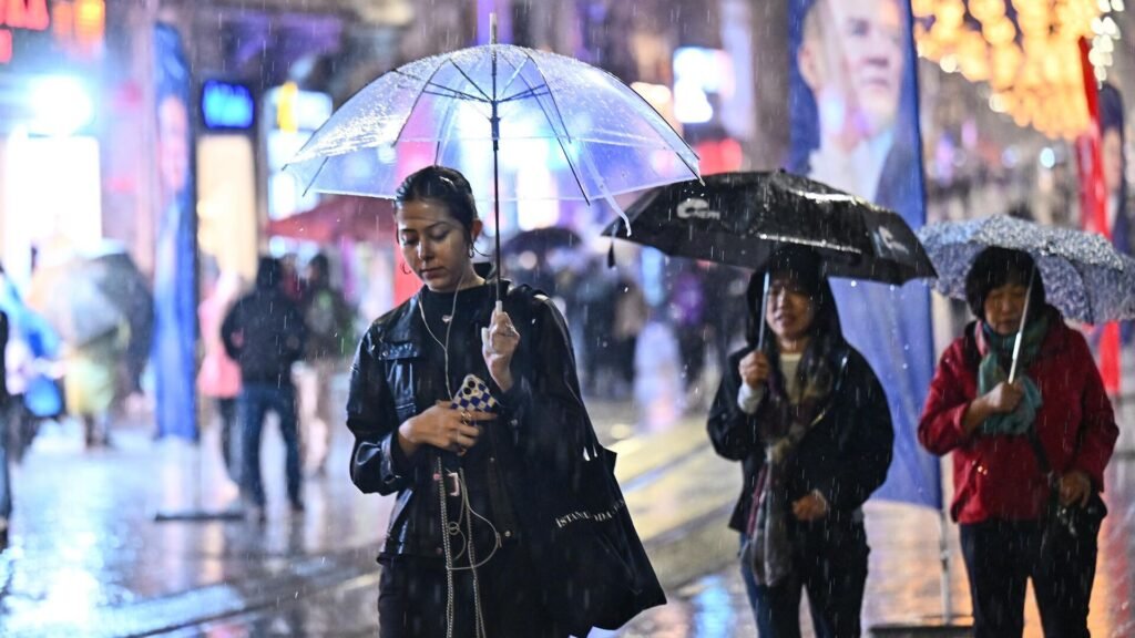 Meteoroloji’den 4 il için kuvvetli yağış uyarısı: Ani su baskılarına dikkat