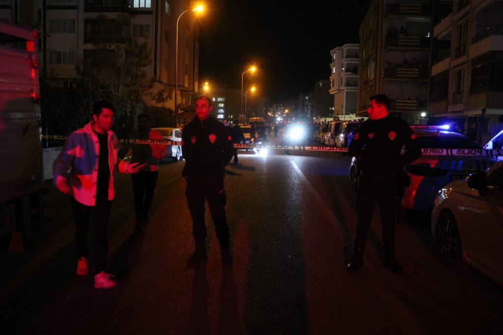 Park yeri bulamayınca, düğündekilere ateş açtı: 16 yaşındaki kız öldü