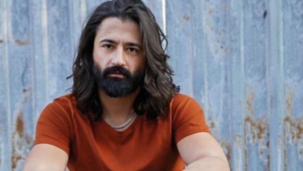 Ünlü şarkıcı Koray Avcı İstanbul’u terk etmişti: ‘Pazarda karpuz satıyorum’