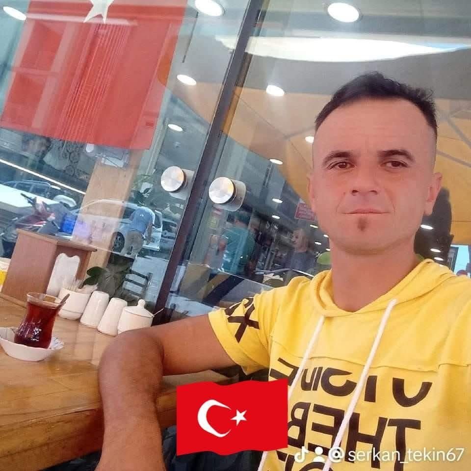 Yolda düştü, işçi servisi üzerinden geçti: 1 ölü