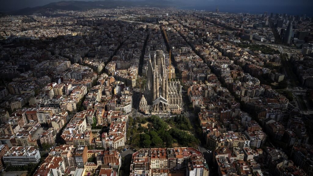 Barselona Belediye Başkanı uyardı: Avrupa’daki konut maliyetleri ‘yeni bir pandemi’ gibi