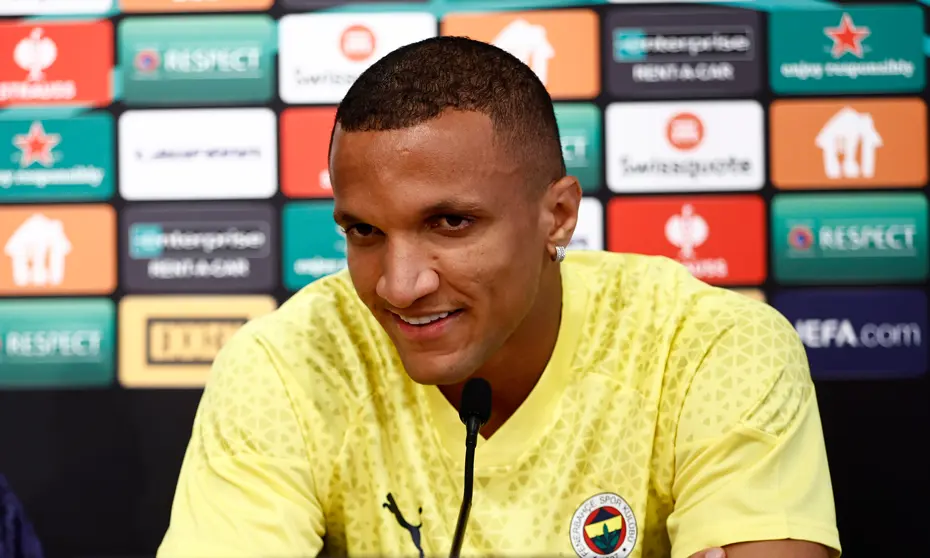 Fenerbahçe bir ismi daha kadro dışı bıraktı