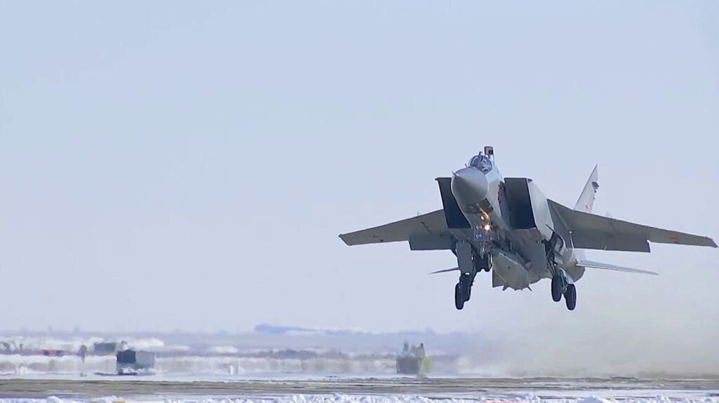 Ukrayna’daki askeri hedefler Kinjal ile vuruldu: Bir haftada 4 yerleşim Rusya’nın kontrolüne geçti