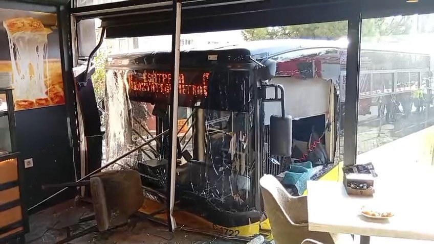 Üsküdar’da İETT otobüsü kazası