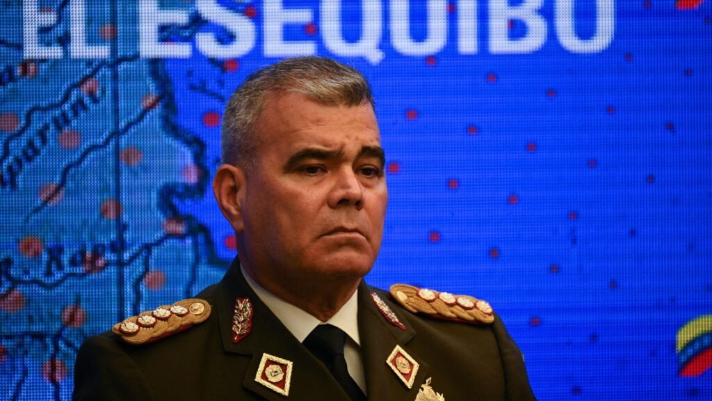 Venezüella Savunma Bakanı Lopez: ABD’nin amacı Latin Amerika ve Karayipler’de savaş çıkarmaktır