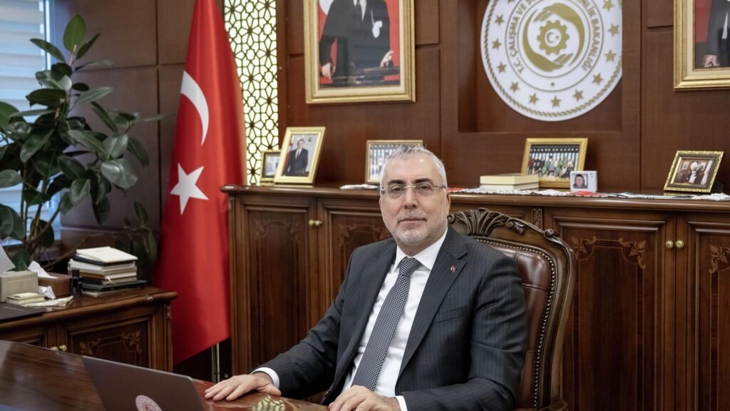 Bakan Işıkhan paylaştı: Günlük cep harçlığı 1.375 TL’ye yükseltildi