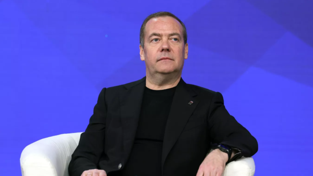 Dmitriy Medvedev, ABD’nin Venezüella saldırısını eleştirdi: ‘ABD’nin barış gücü operasyonunun mükemmel bir örneği’