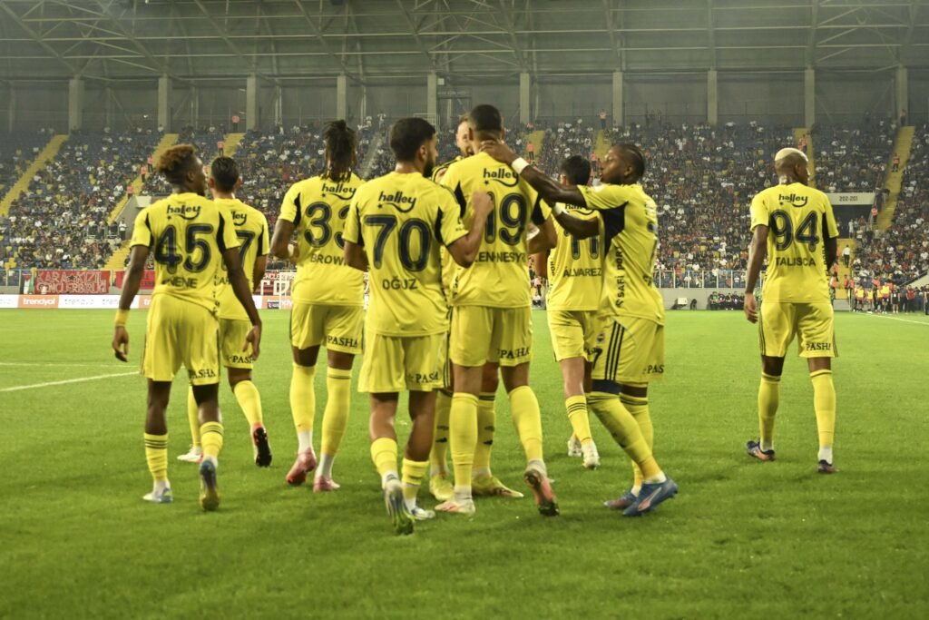 Fenerbahçe’de tartışılan yıldız, dünya devine gidiyor. “1 Şubat’ta maça çıkacak” diyerek duyurdular